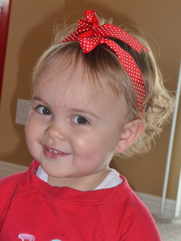 [Hospital pics and pictures of Kylie with bow in hair 017[4].jpg]