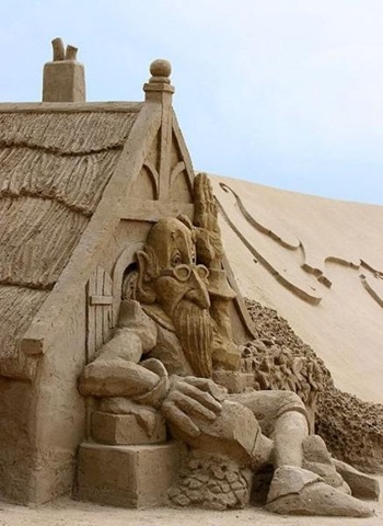 [sand_castles_13[7].jpg]