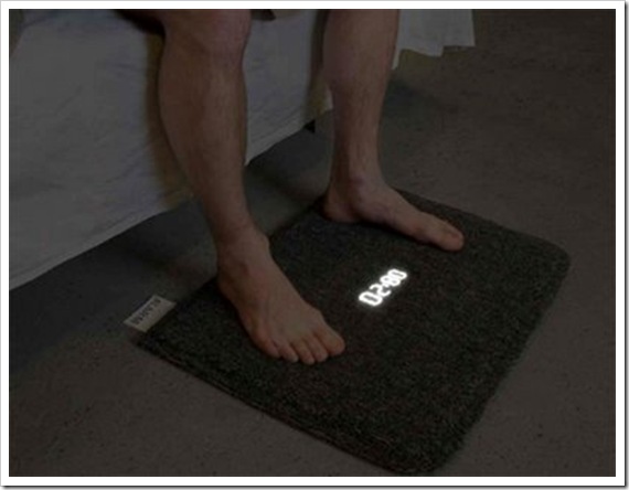 carpet-alarmclock04-12