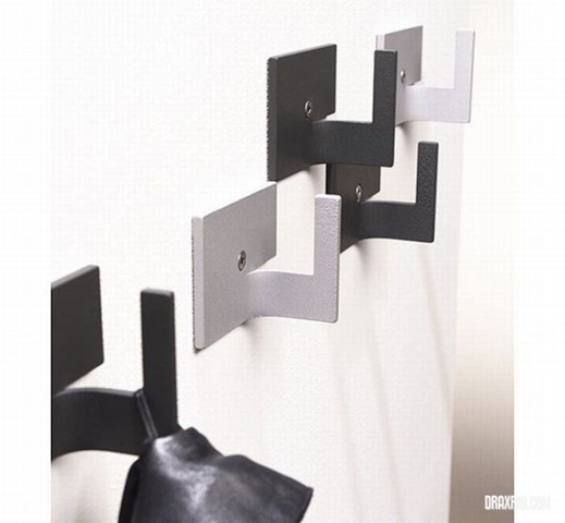 [coat_hangers_13[4].jpg]