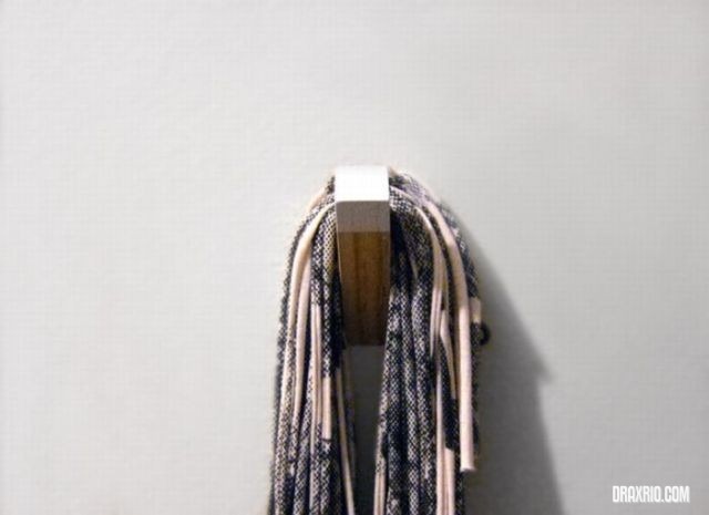 [coat_hangers_31[4].jpg]