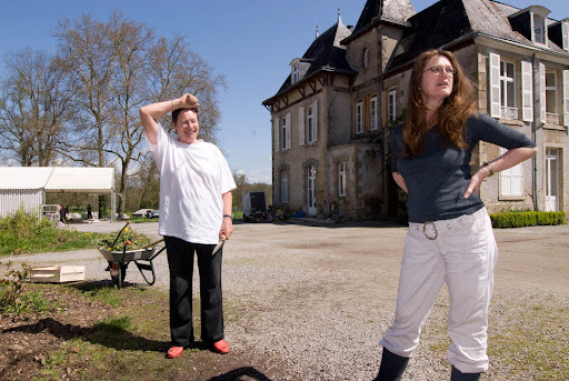 hard work in the flowers: Joke and Karen