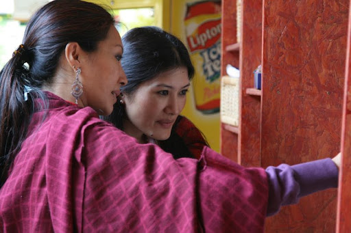 Khandro Tseyang &amp; Semo Sonam walking Dechen Choling - (c) Helen Vink 2008 