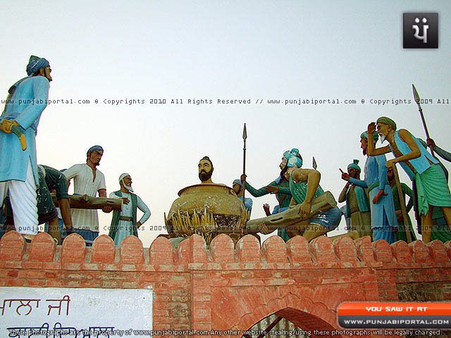 Bhai Diyala ji being tortured by Moguls