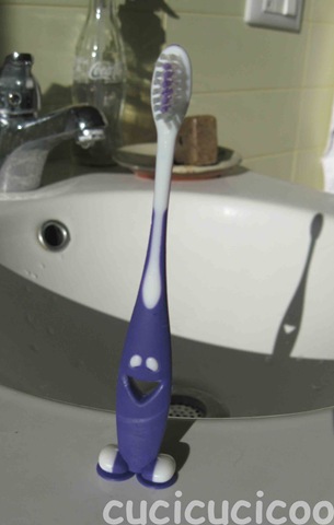 [toothbrush[5].jpg]