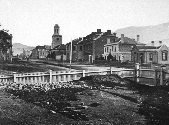 [AUTAS001125643312clifford18583.jpg]
