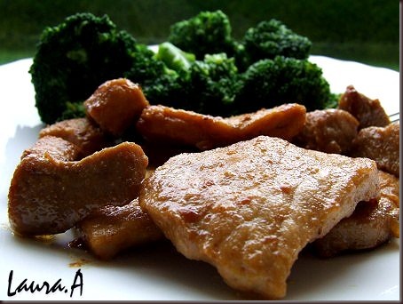 Articole culinare : Muschiulet de porc in unt cu broccoli