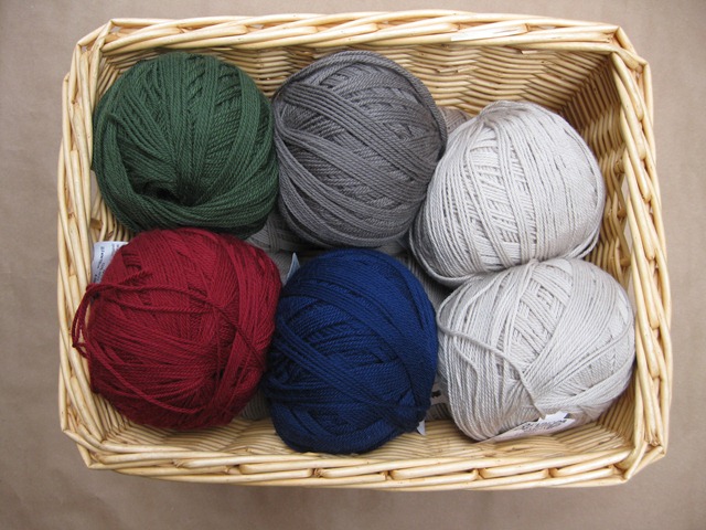 [yummy yarn (at the beginning)[3].jpg]