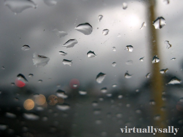 [rain drops on the windscreen[7].jpg]