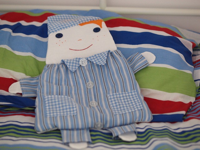 [PJ boy on bed[3].jpg]
