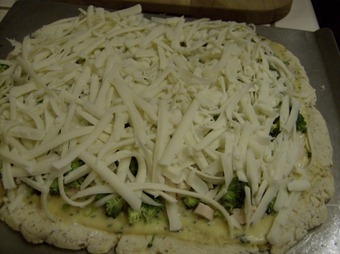 Alfredo Pizza with Cheese (640x477)