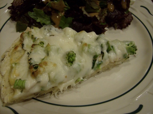[Chicken Alfredo Pizza Slice (640x477)[5].jpg]