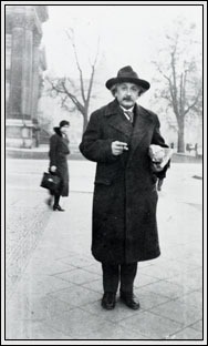 einstein-hat einstein-hat