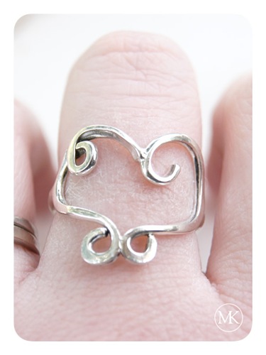 [a twisted heart ring 4[4].jpg]