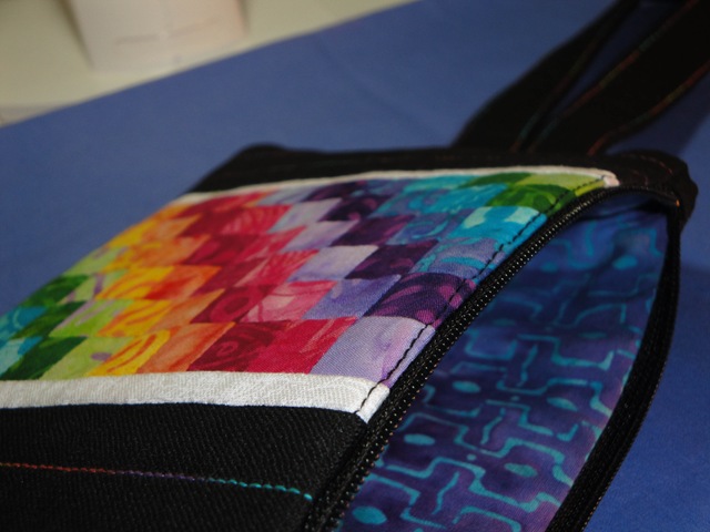 [miniature quilt wristlet 2[3].jpg]