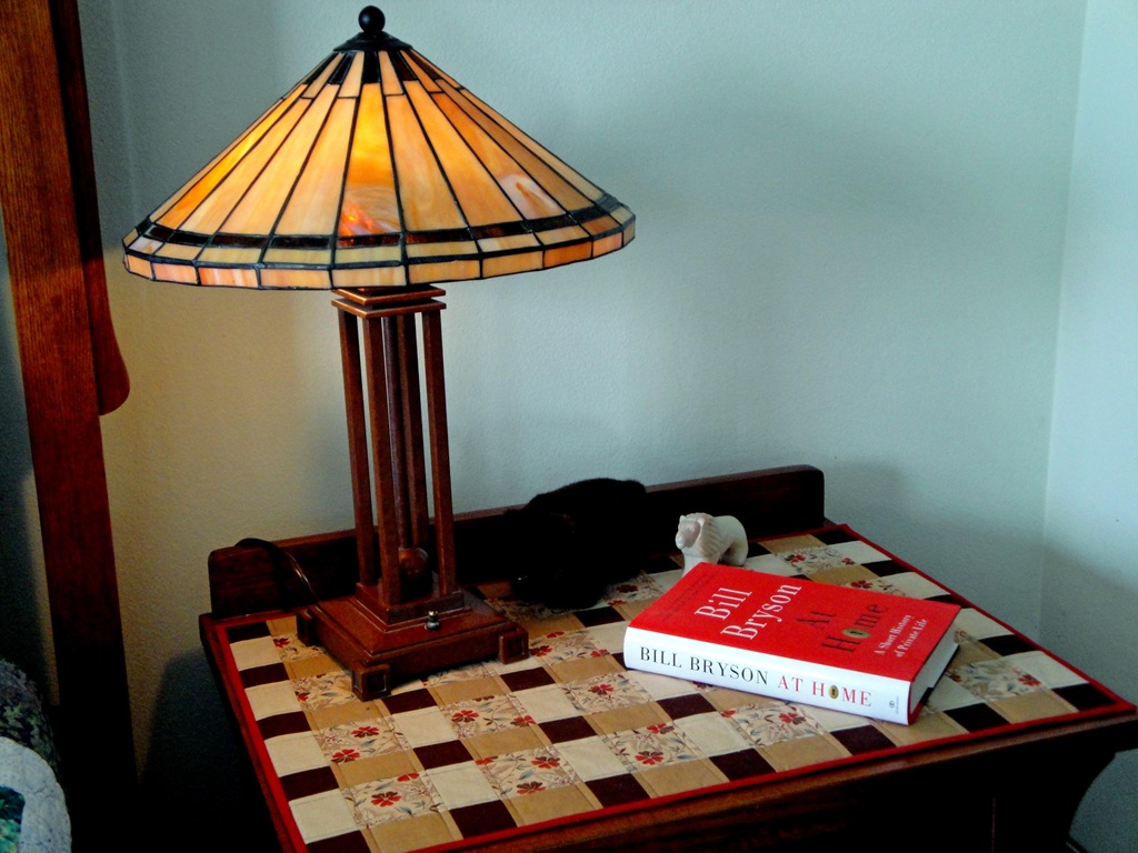 [1 bedside table quit[3].jpg]