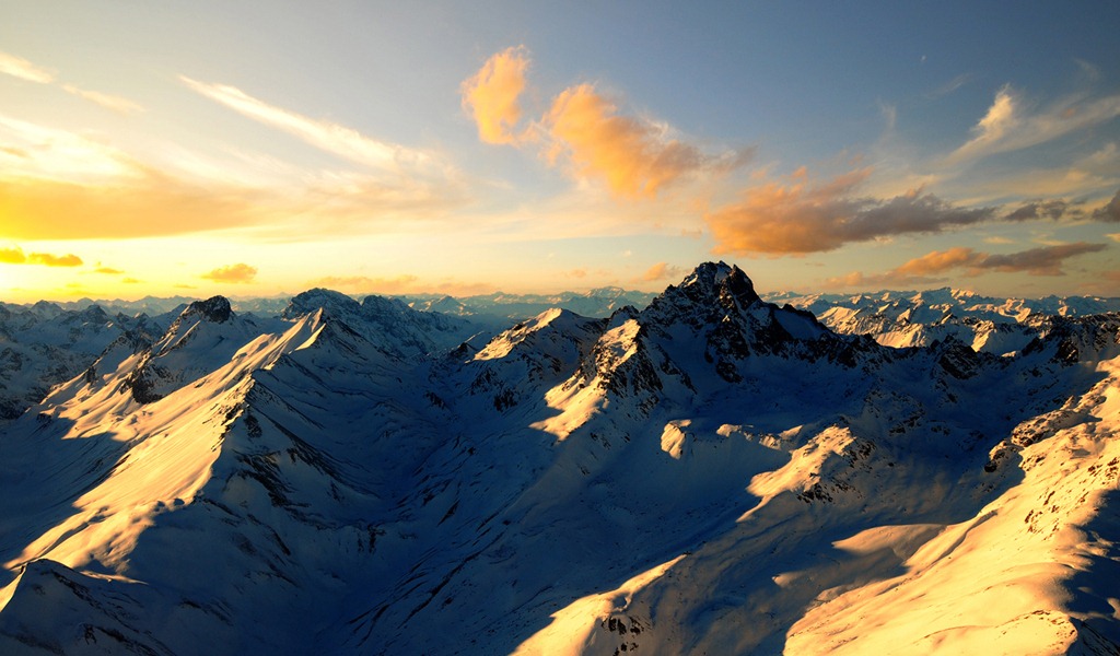 [02054_1000ftabovethealps_1024x600[3].jpg]