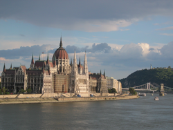 [250px-Budapest_Parlament[3].png]
