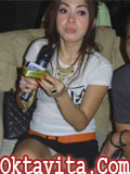 Syahrini Celana Dalam Putih