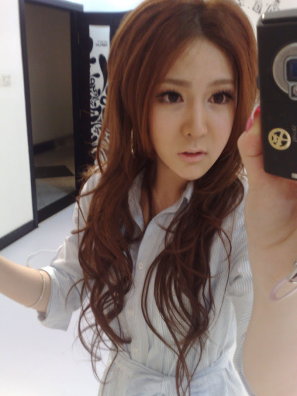 美眉日报 d7adf414 f830 4f2c a99a e8030a31412e 万楚颖~Vicky Wan
