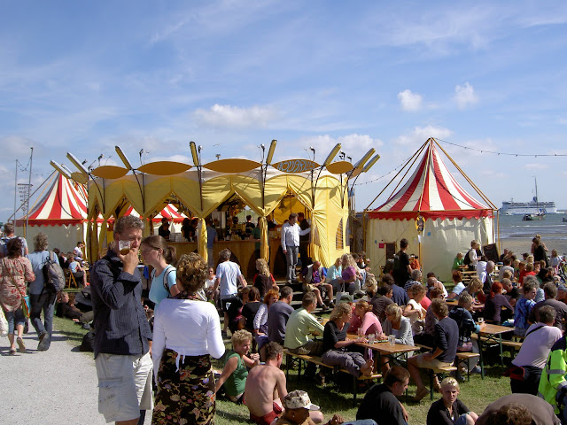 <b>Festival</b>