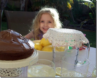 Rosie lemonade and cake!