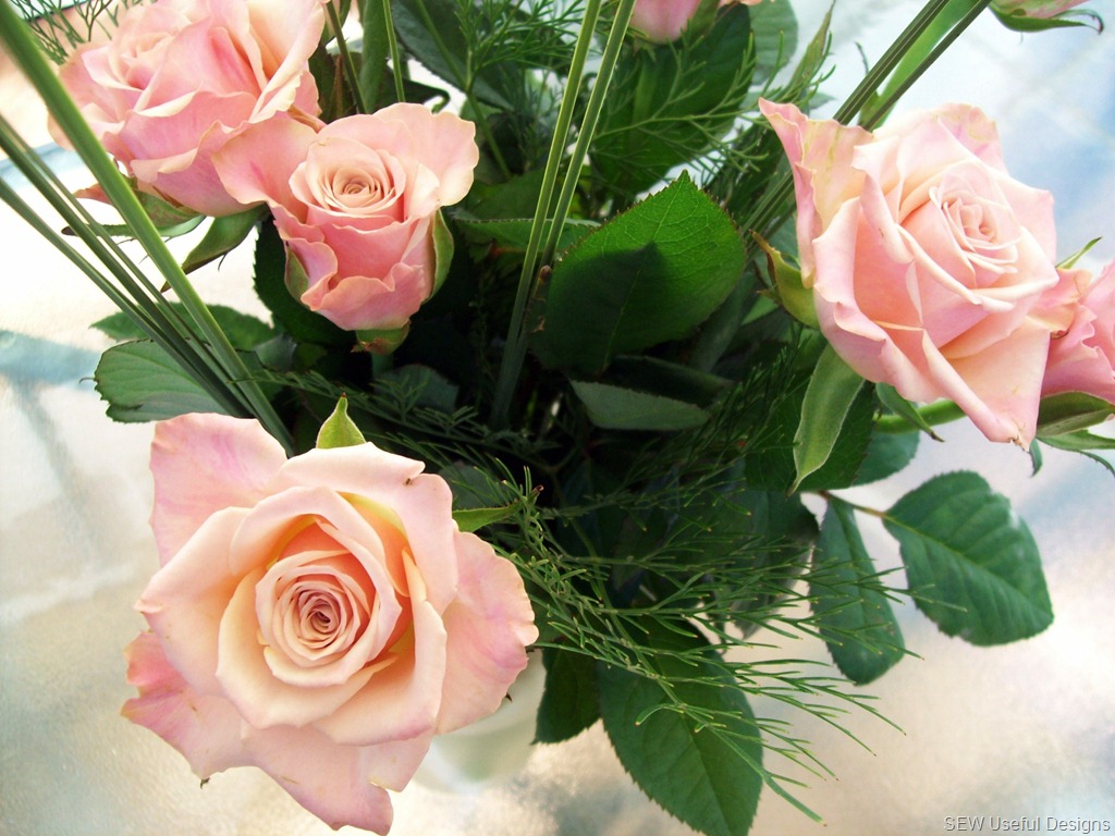[Anniversary roses[8].jpg]