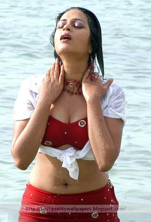 [Shradda_das_in_beach_006[2].jpg]