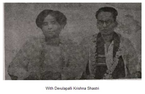 [With Devulapalli Krishna Shastri[2].jpg]