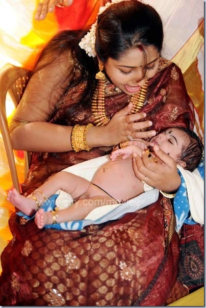 Navya Nair with her son4
