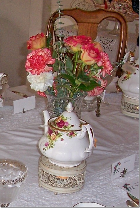 teapot and roses