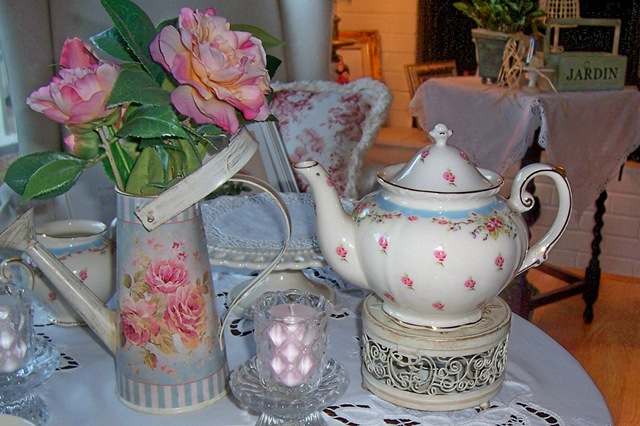 [teapot and watering can[4].jpg]