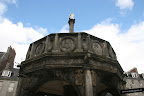 Mercat Cross y el templete del s. XVII