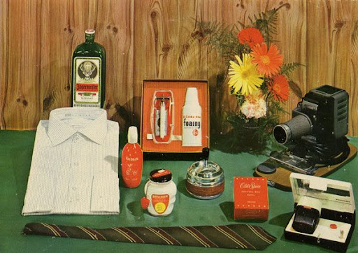 Cartes postales pop et kitsch des annéees 50, 70 et 70