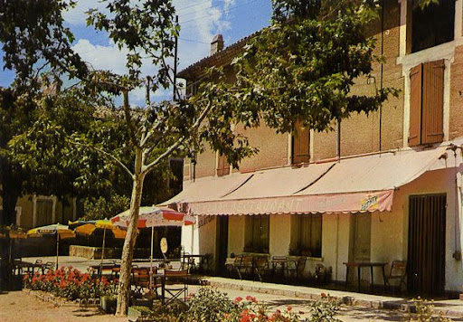 Cartes Postales Pop et Kitsch des années 50, 70 et 70 A week-end in the country / Un week-end à la campagne