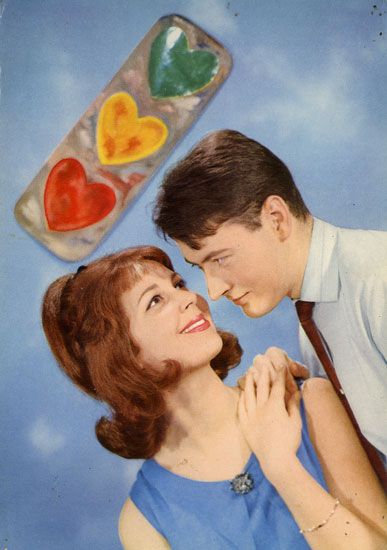 Cartes Postales Pop et  Kitsch des années 50, 70 et 70 Avec un peu d'aide de nos amis - Pop and kitsch vintage postcards from the fifties, the sixties and the seventies : Transports amoureux - Love transports