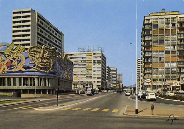 Cartes Postales Pop et  Kitsch des années 50, 70 et 70 - Douceur de vivre : ARGENTEUIL - 95100 (Val d'Oise L'Avenue Gabriel Péri