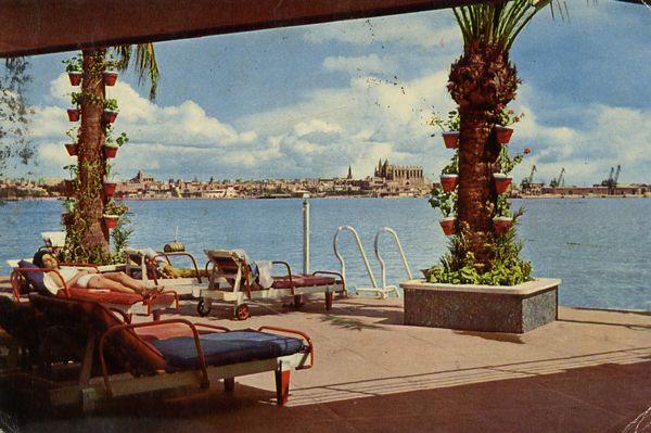 Cartes Postales Pop et Kitsch des années 50, 70 et 70 - Pop and kitsch vintage postcards from the fifties, the sixties and the seventies : Palma de Mallorca - Isla Baleares Detalle en la bahia
