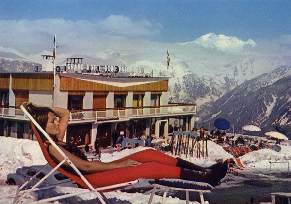 Cartes Postales Pop et Kitsch des années 50, 70 et 70 - Pop and kitsch vintage postcards from the fifties, the sixties and the seventies : COURCHEVEL (Savoie) alt. 1850 m. GRAND HOTEL du Rond-Point des Pistes