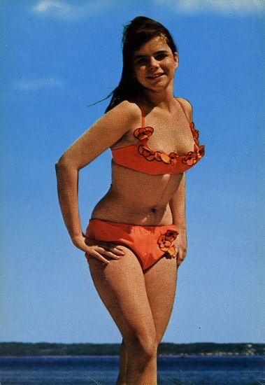 Cartes Postales Pop et  Kitsch des années 50, 70 et 70 - Pop and kitsch vintage postcards from the fifties, the sixties and the seventies : Tous à la plage