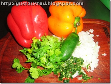 PIMIENTOS, CEBOLLA, CHILE VERDE, CILANTRO