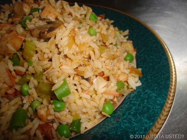 ACERCAMIENTO ARROZ FRITO ACERCAMIENTO ARROZ FRITO