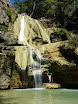 sous la cascade.JPG