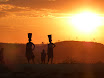 femmes au coucher du soleil.JPG