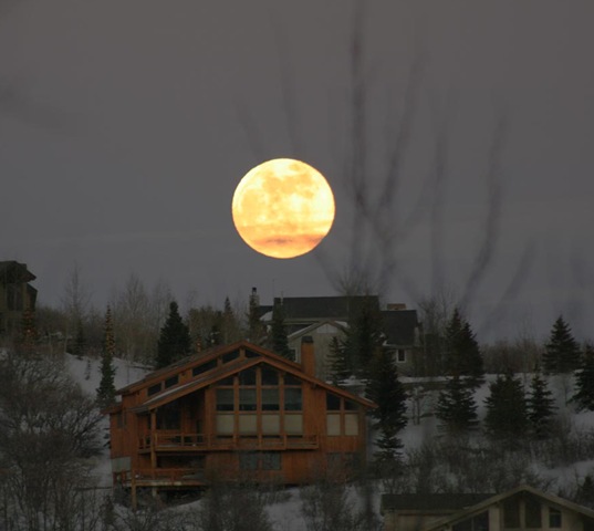 [Wolf-Moon-At-Perigee-20090110-1200[9].jpg]