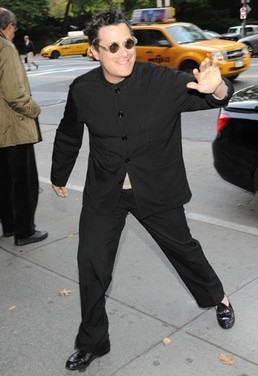 [isaac mizrahi[2].jpg]