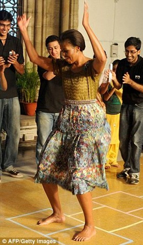 [article-1327192-0BEFF8AE000005DC-874_306x524.jpg]