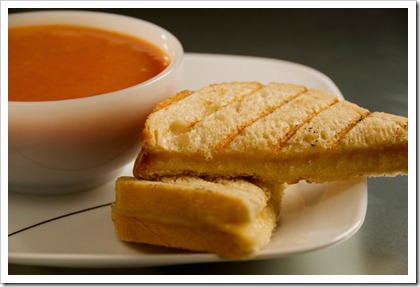 grilled-cheese-tomato-soup
