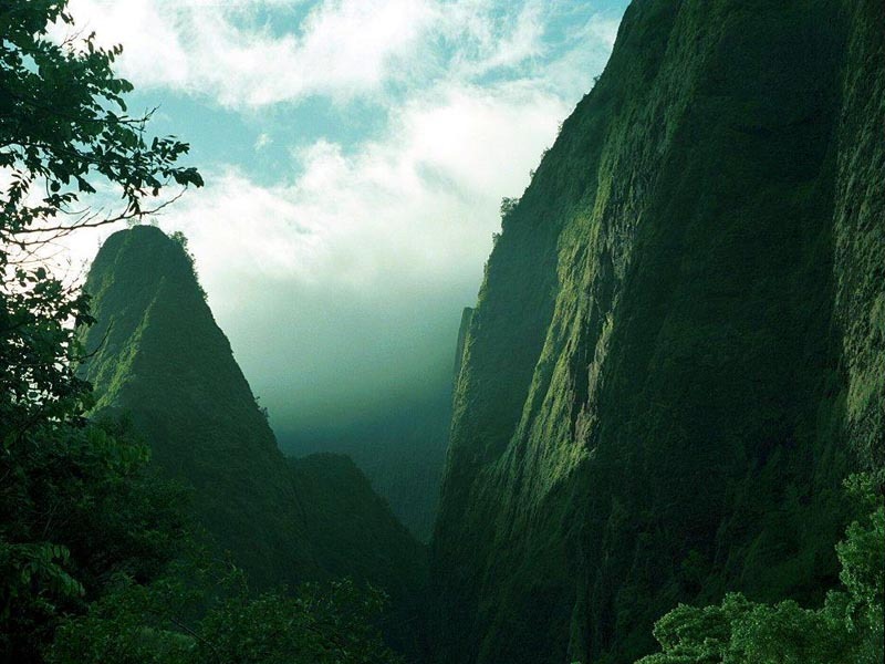 [hawaii mountains[3].jpg]