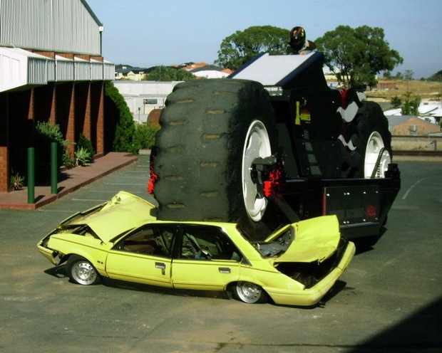 [monster_bike_1_resize3.jpg]